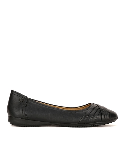 Bata black hot sale flats