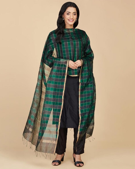 Women Checked Dupatta with Tassels Price in India