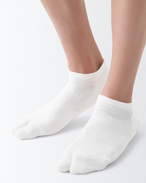 Right Angle Tabi-Style Sneaker Socks
