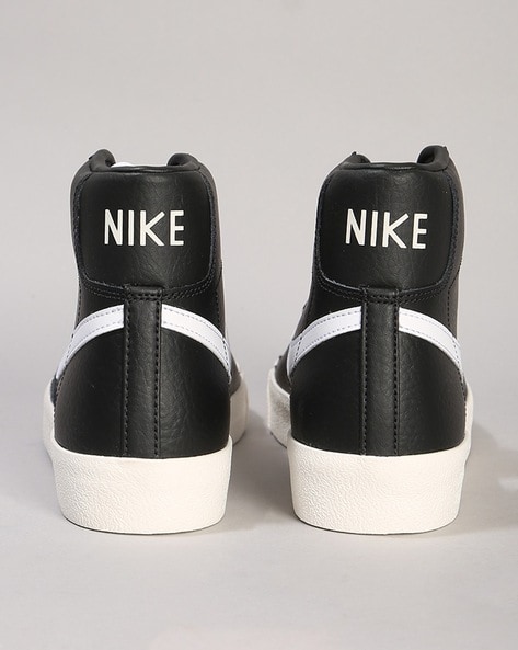 Nike cheap blazer black