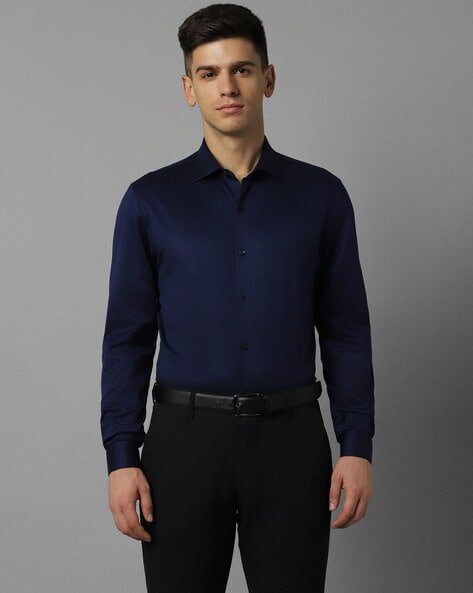 Men Slim Fit Shirt with Patch Pocket