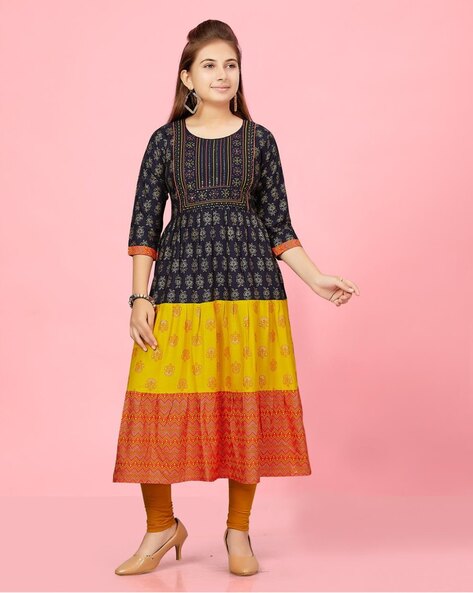 Full Sleeve Ladies Kurti at best price in Ahmedabad by Nandini Creation |  ID: 6791137591
