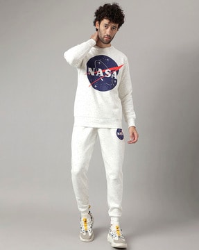 Sweatshirt with outlet joggers