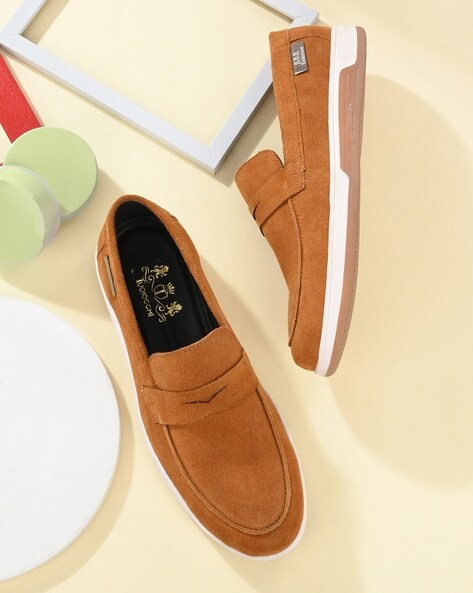 Round toe penny on sale loafer