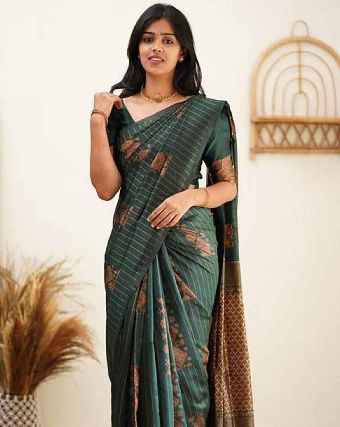 Buy Blue Sarees for Women by ZARI Online | Ajio.com