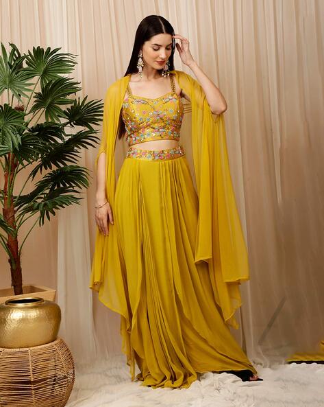 This is the new trends: dhoti pants and crop top (saree blouse) beautiful!