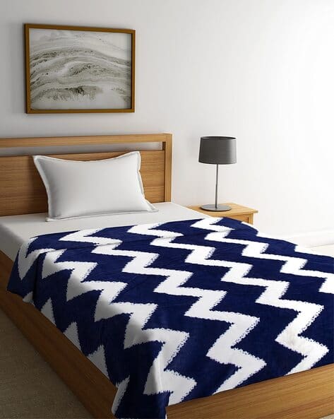 Cortina Eyelet Curtain Chevron Print Single Blanket