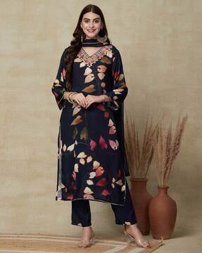 Peach Floral Printed Crepe Straight Kurta Set PKSET1036 – Ahika