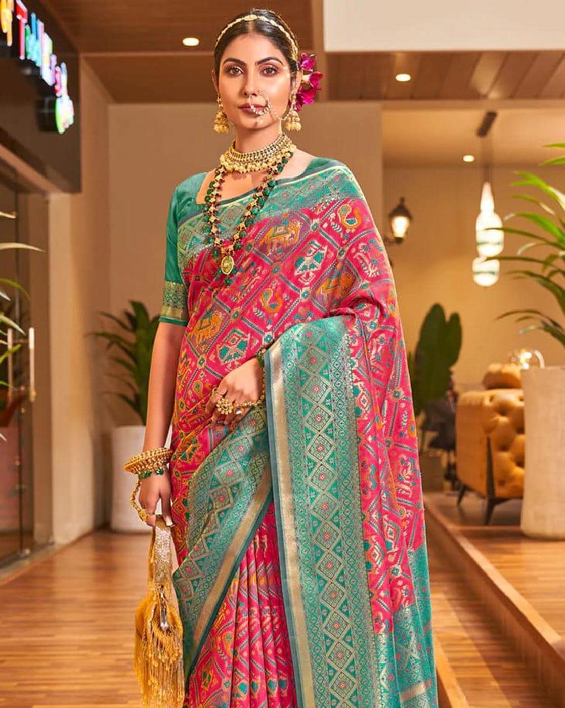 Buy Green Sarees for Women by Aavisa Queency Online | Ajio.com