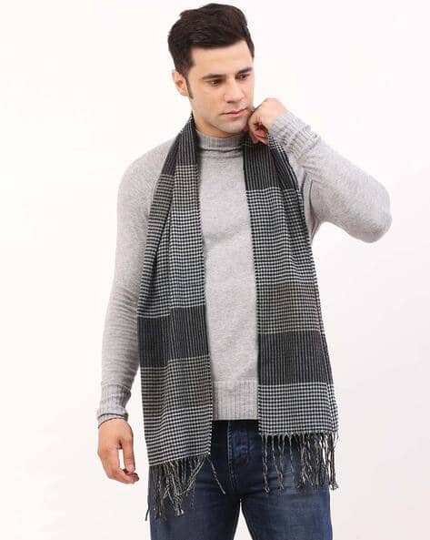 Men Checked Muffler with Tassels