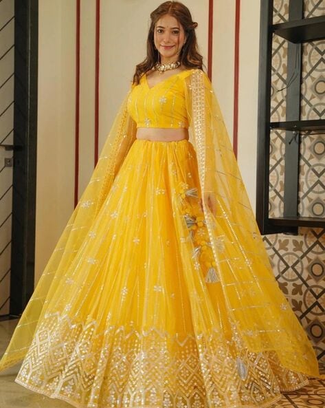 Yellow Lehenga Choli Bridal Dress Pakistani #BS615 | Yellow lehenga,  Pakistani dresses, Bridal lehenga choli