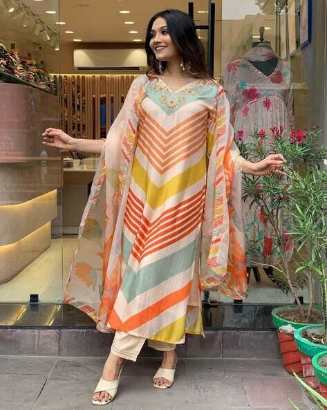 Women Colourblock Straight Kurta Set