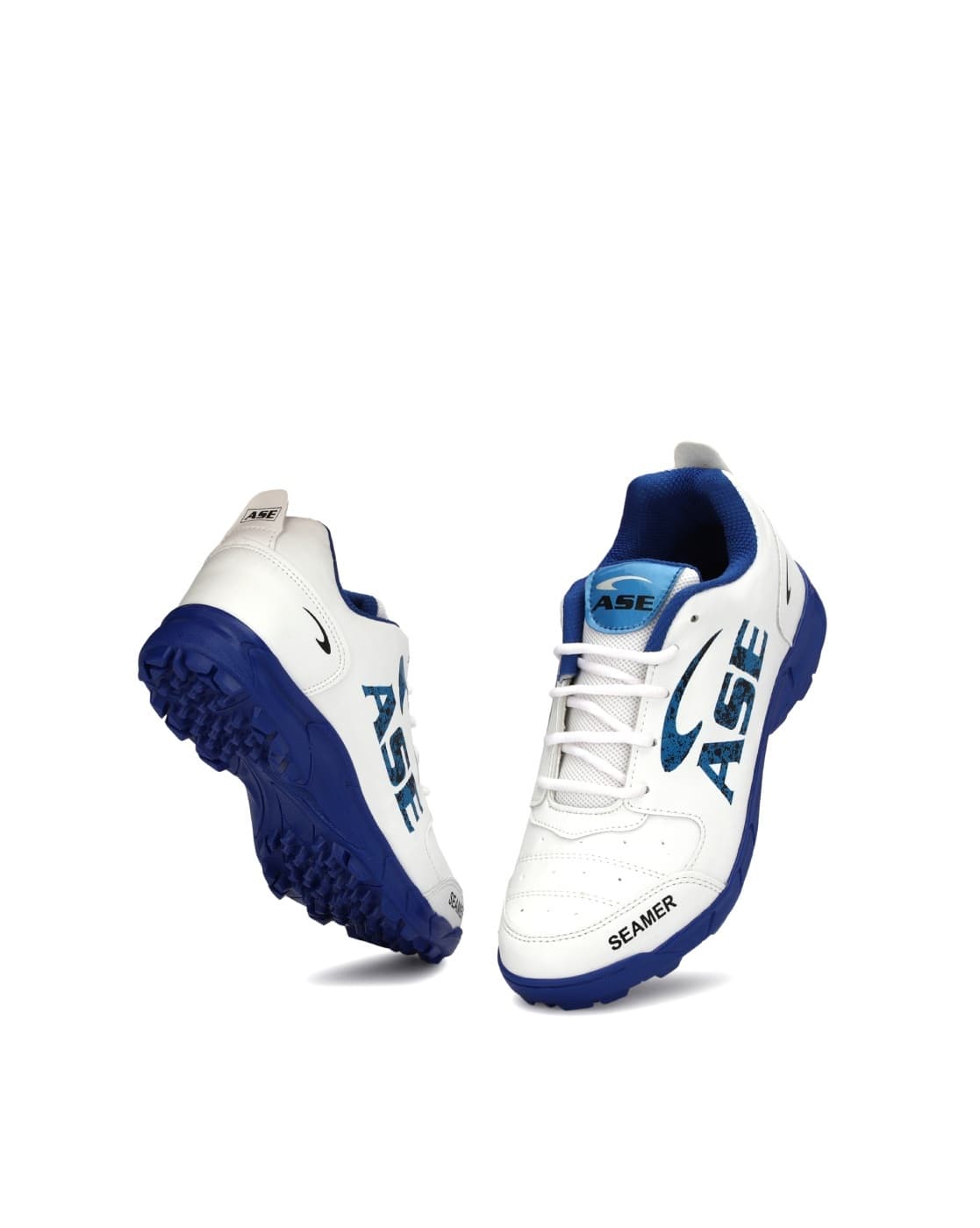 Men Mid-Top Cricket Shoes with Lace Fastening