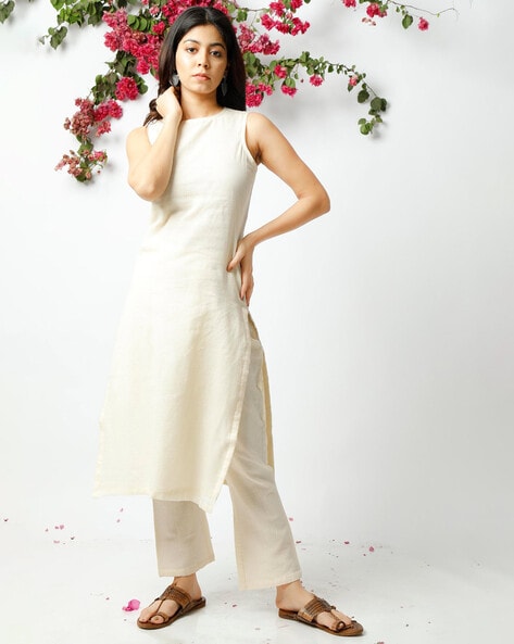 Buy White Kurtas for Women by MAX Online | Ajio.com
