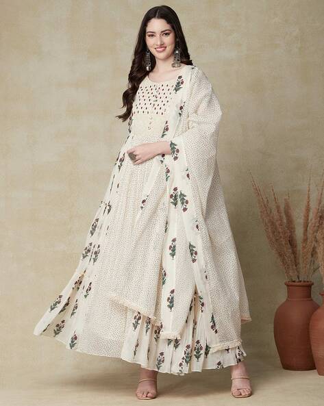 White dress outlet with printed dupatta