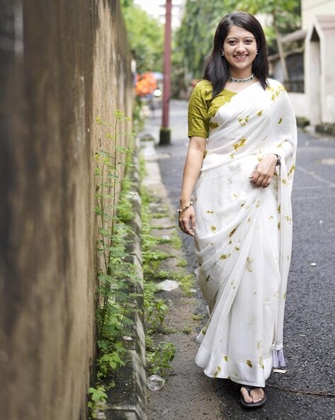 Buy Off White Saree In Organza With Floral Print And Cut Dana Work Along  With Unstitched Blouse Online - Kalki Fashion