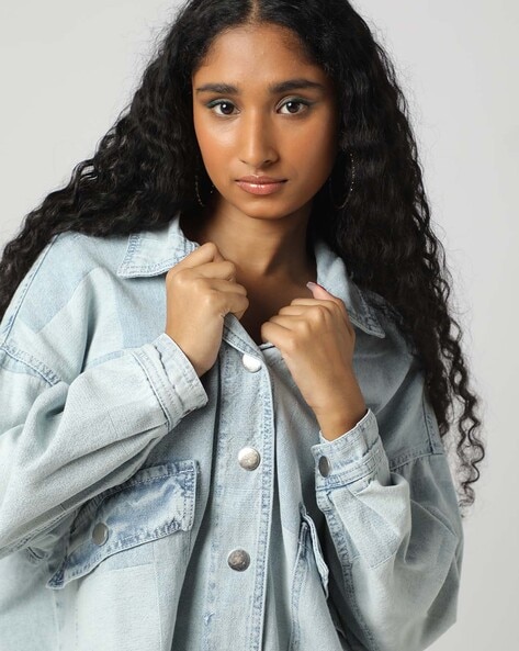 Woman wearing blue denim jacket with flowers on hair photo – Free Black  female Image on Unsplash