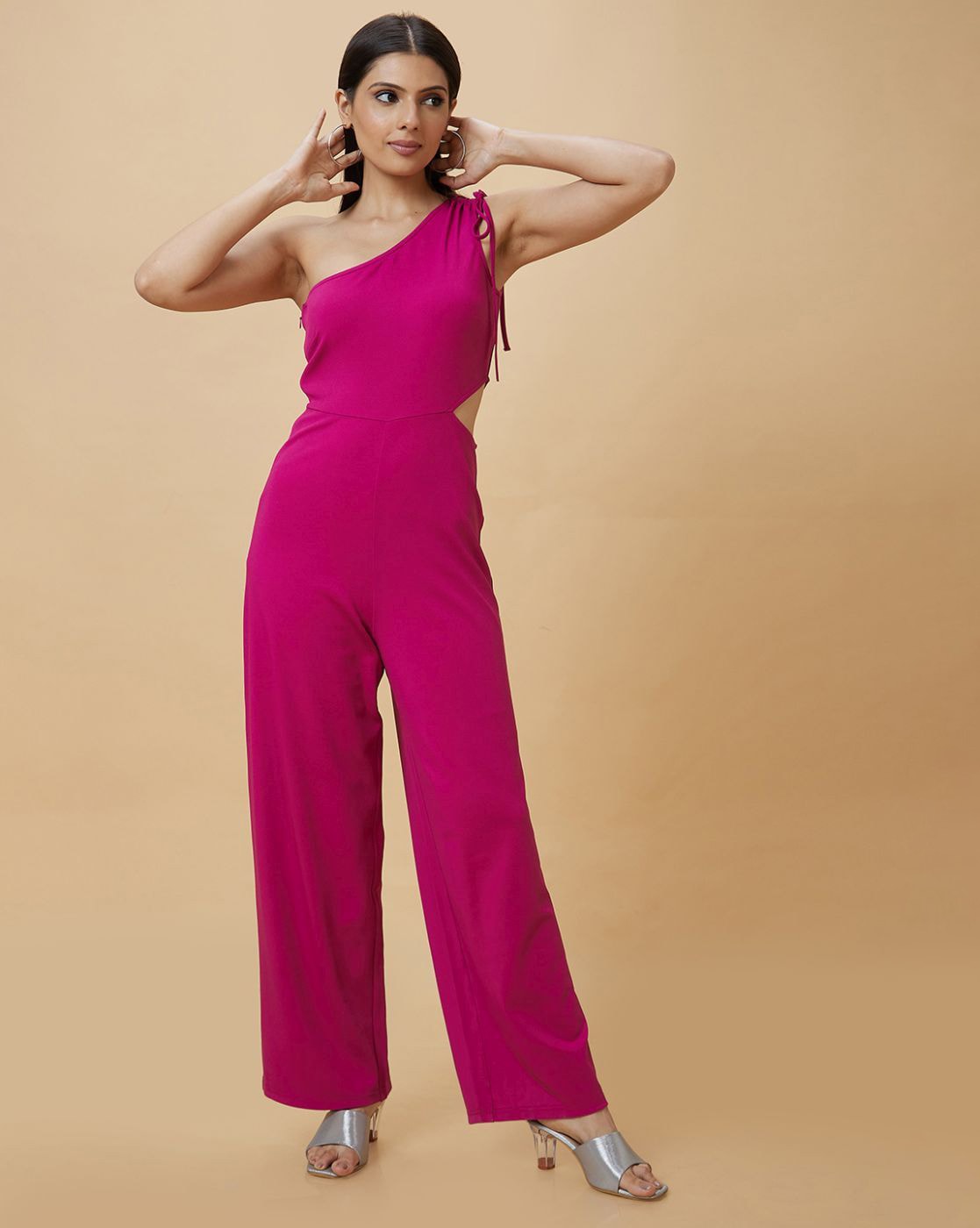 20 Outfits With One Shoulder Jumpsuits And Rompers - Styleoholic