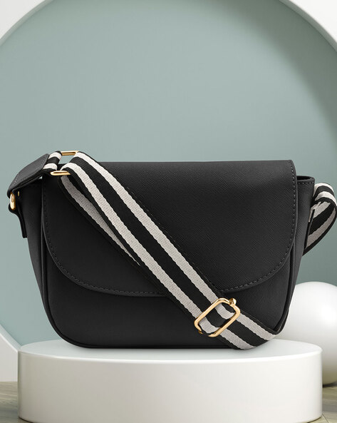 Buy Black Handbags for Women by FASTRACK Online