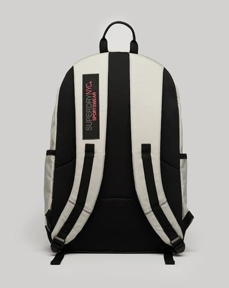 Superdry ロゴ ジップデザイン リュック ホワイト＆ブラック Superdry ロゴ ジップデザイン リュック ホワイト＆ブラック