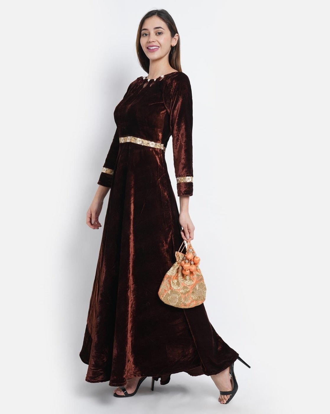 Buy Velvet Dresses & Velvet Shawls Women Online In Pakistan – Jazmin