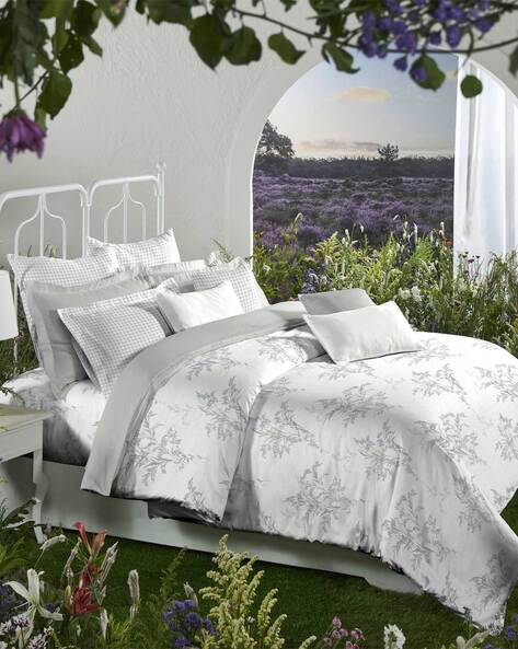 Trident bedsheet with top pillow cover