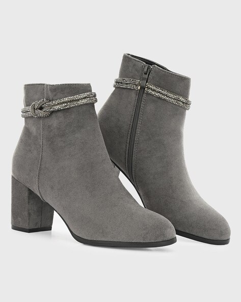 Contrast heel ankle boots · Black · Boots And Ankle Boots | Massimo Dutti