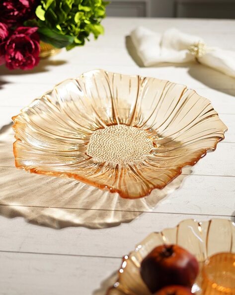 Decorative Glass Platters: A Comprehensive Guide for the Aesthetic Home