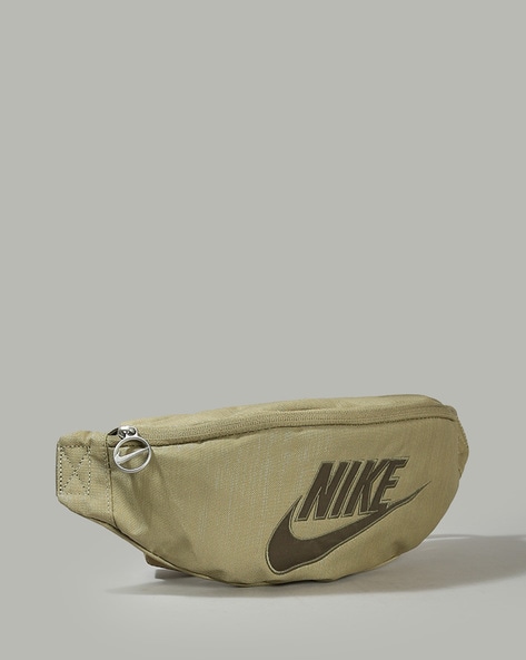 Nike Sportswear Essentials Sling Bag (8L). Nike IN