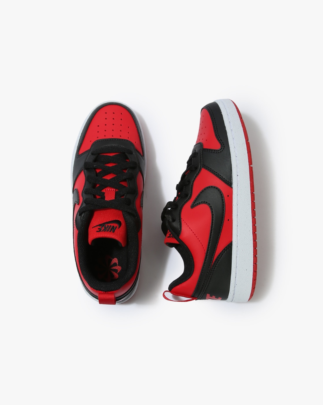 Red nike's hot sale