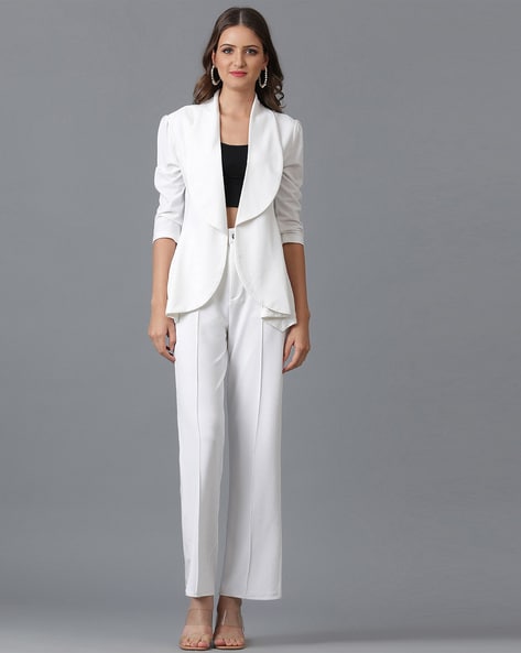 Men's Beige Blazer, White Long Sleeve Shirt, White Jeans, Beige Suede  Tassel Loafers | Lookastic
