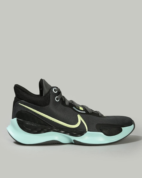 Nike store elevate shoes