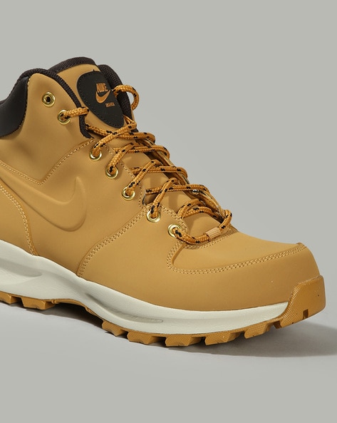 Yellow nikes 2024 for men