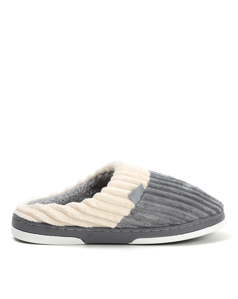 Ugg flip discount flop slippers grey