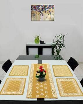 saral home Set of 5 Printed Table Runner & Placemats Set-picture-45