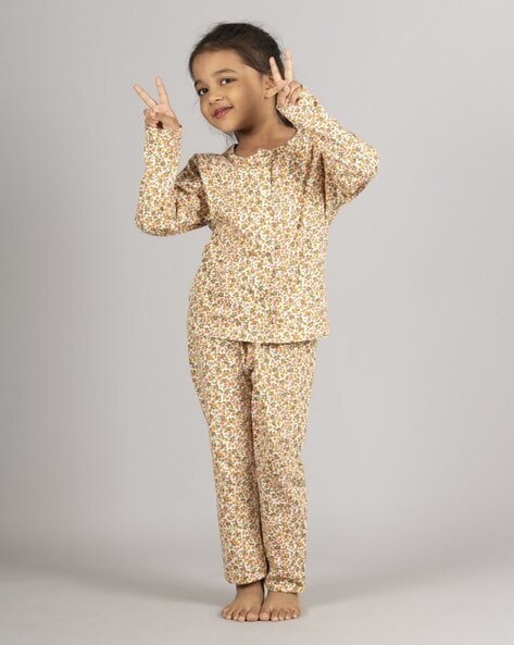 Buy Triumph Cotton Pyjama Set - Feather at Rs.2699 online | Nightwear online