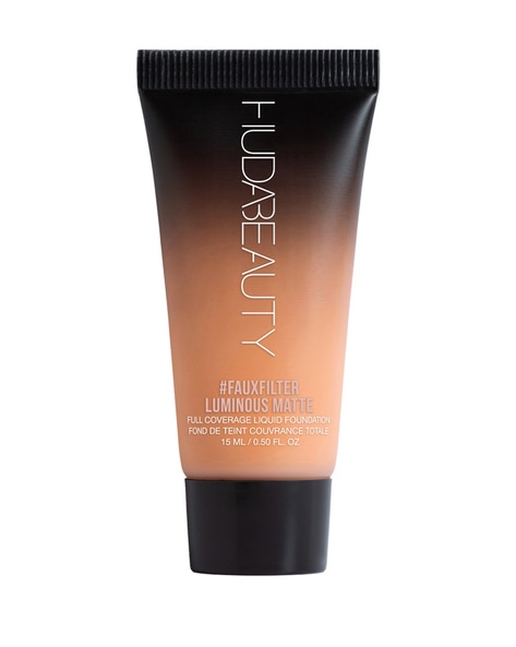 Huda beauty 2025 foundation latte 300