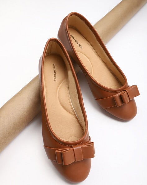 Women Round Toe Ballet Flats with Bow Accent