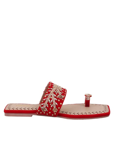 Mochi Women Embellished Toe-Ring Sandals