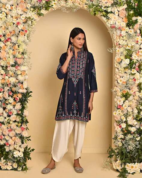 Lakshita Kurtas : Buy Lakshita Off White And Blue Floral Print Nargis Kurta  Online | Nykaa Fashion
