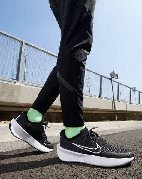 NIKE Men Interact Run Running Shoes