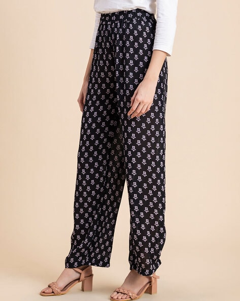 Plain Pleated Pants Women Relaxed Loose Fit High-Rise Parallel Trousers at  Rs 319/piece in Gurgaon