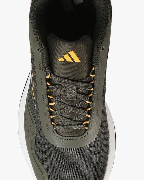 Men Travo Grip Lace-Up Running Shoes