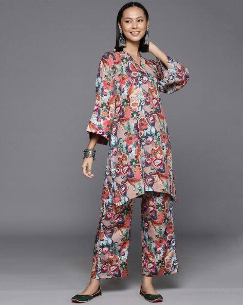 SVARAA Women Floral Print Straight Kurta with Palazzos