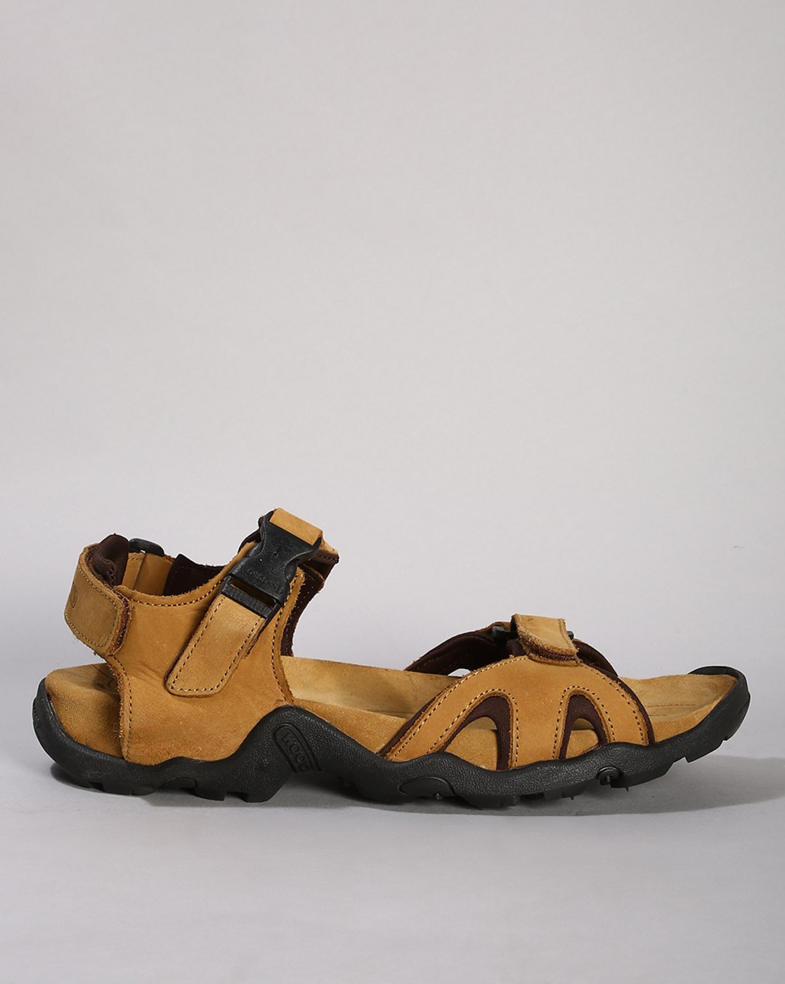 WOODLAND Men Camel Sandals - Buy WOODLAND Men Camel Sandals Online at Best  Price - Shop Online for Footwears in India | Flipkart.com