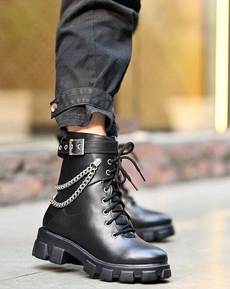 Short black outlet boots with buckles