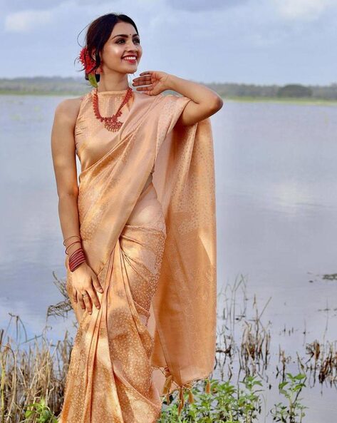 Bengali saree Stock Photos, Royalty Free Bengali saree Images |  Depositphotos