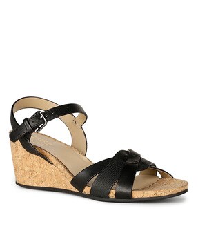 New clearance naturalizer sandals