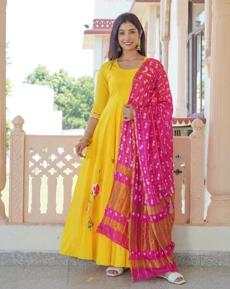 Yellow dress best sale with pink dupatta