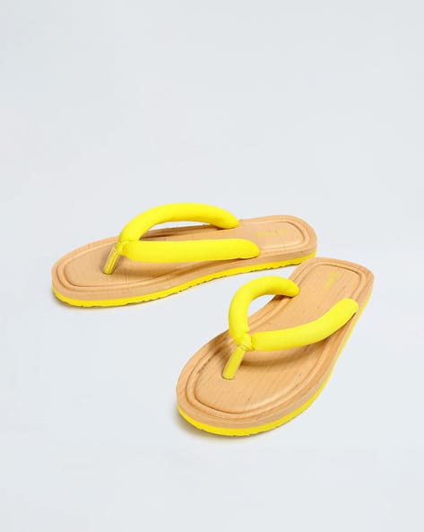 Men Colourblock T-Strap Flip-Flops
